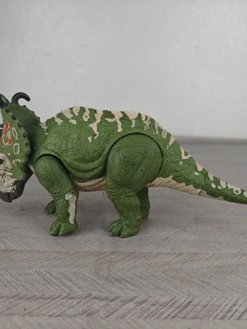 Jurassic World Fallen Kingdom Sinoceratops Roarivores Action Figure 2017